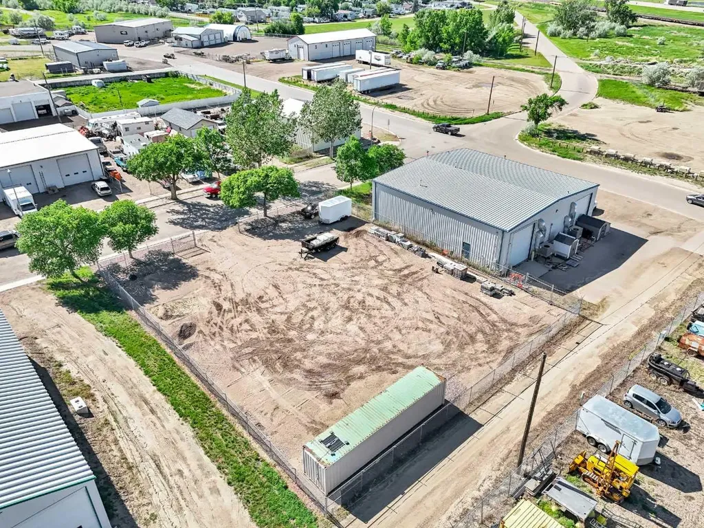 208 3 Street NE Redcliff AB T0J2P0