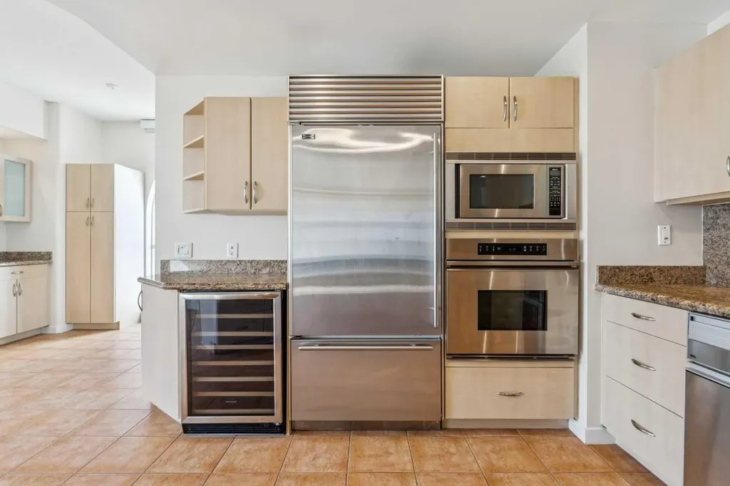 1108 6 Avenue SW Calgary AB T2P5K1