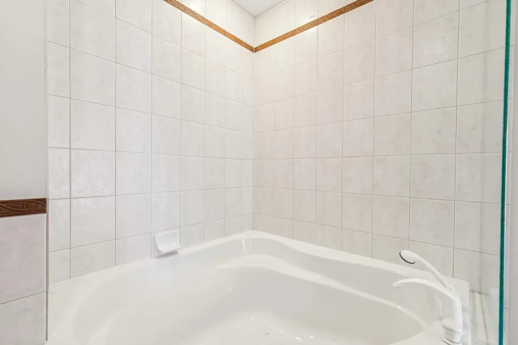1108 6 Avenue SW Calgary AB T2P5K1