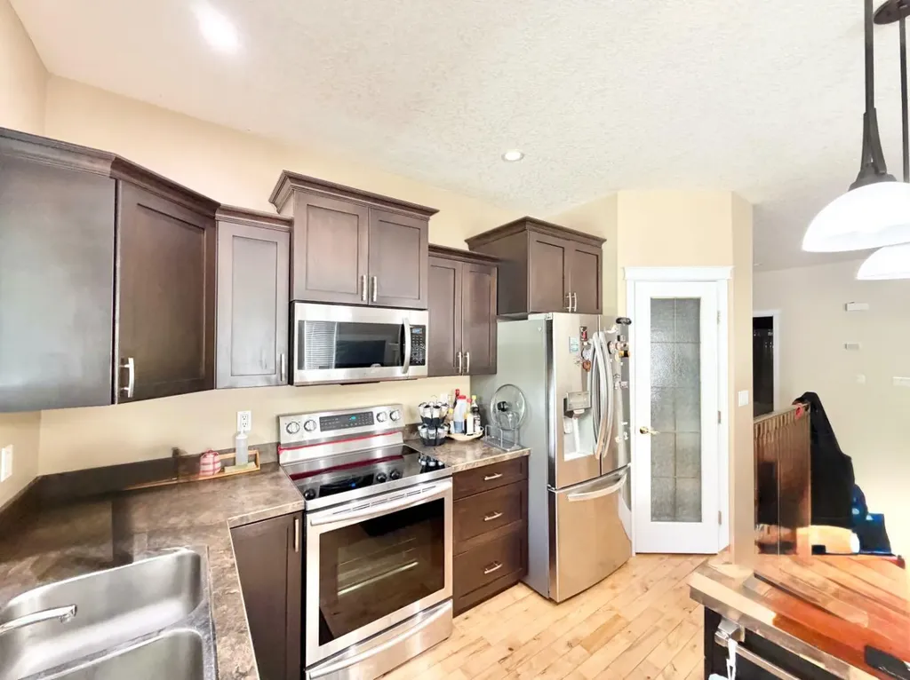 42 A Red Deer Avenue Drumheller AB T0J2E0