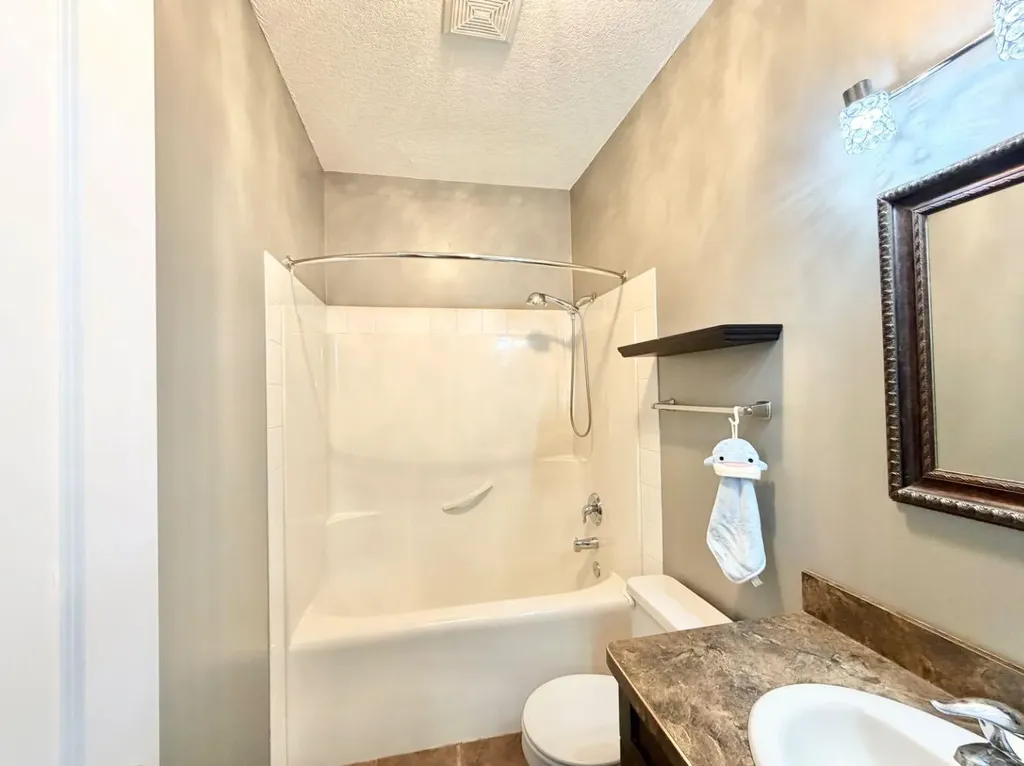 42 A Red Deer Avenue Drumheller AB T0J2E0