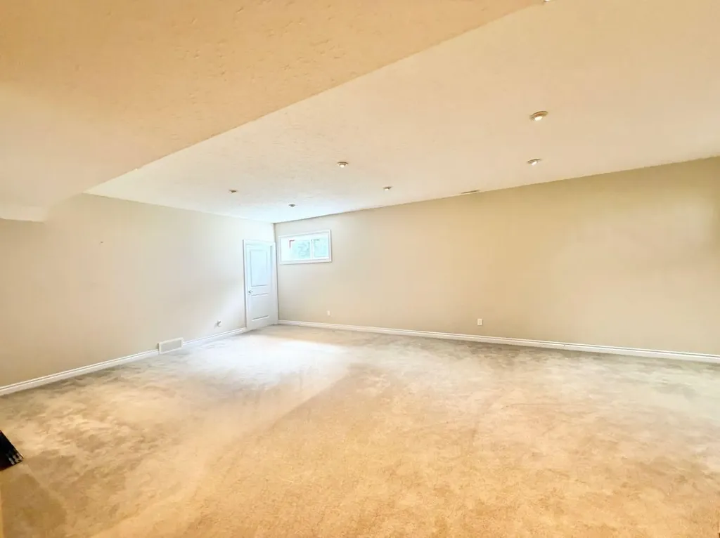 42 A Red Deer Avenue Drumheller AB T0J2E0