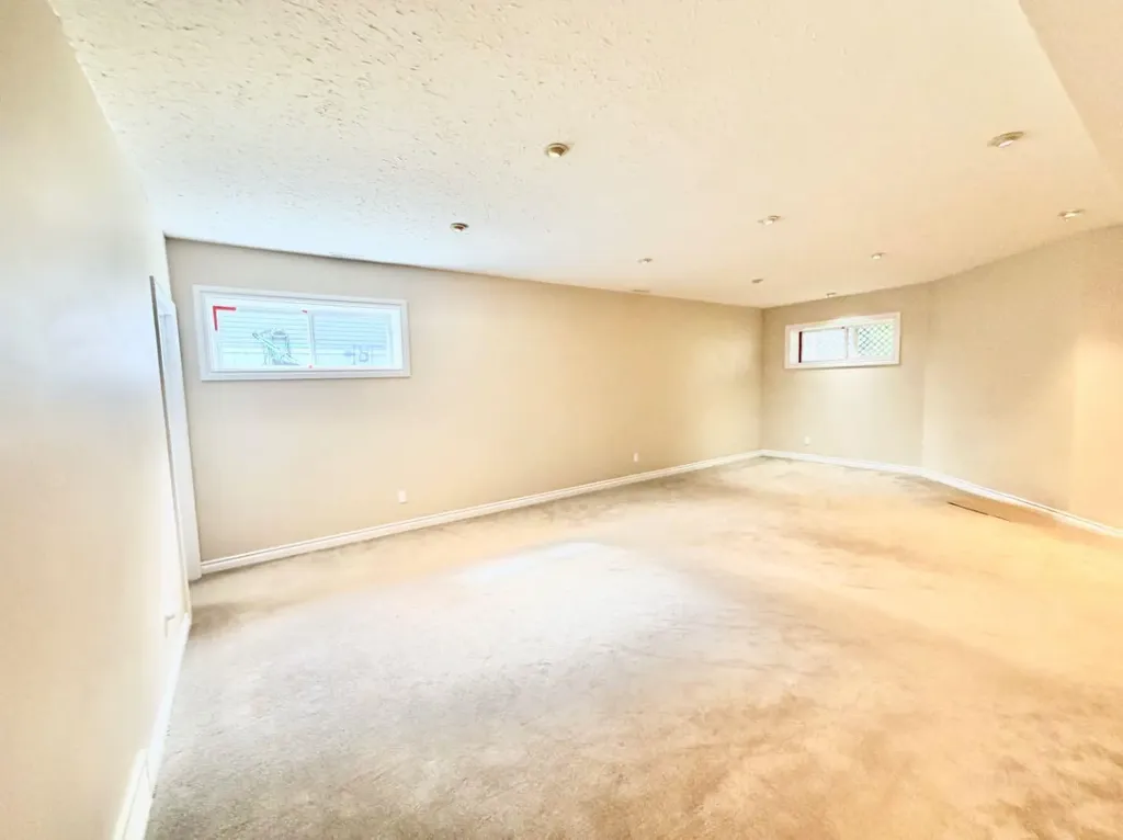 42 A Red Deer Avenue Drumheller AB T0J2E0