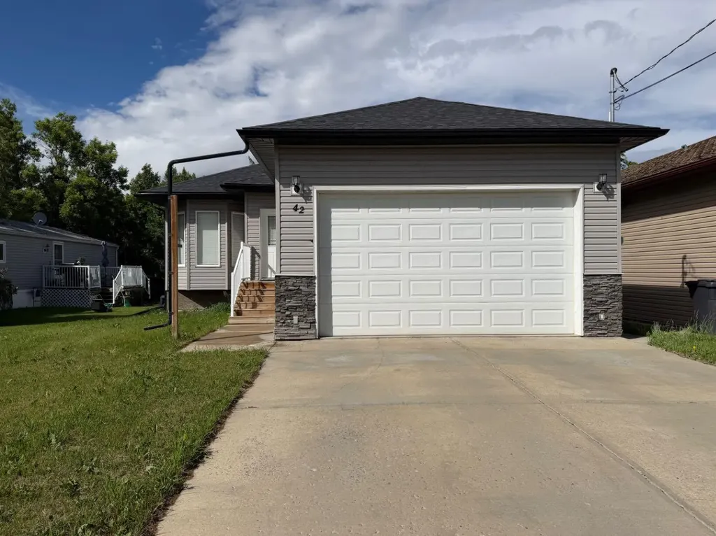 42 A Red Deer Avenue Drumheller AB T0J2E0