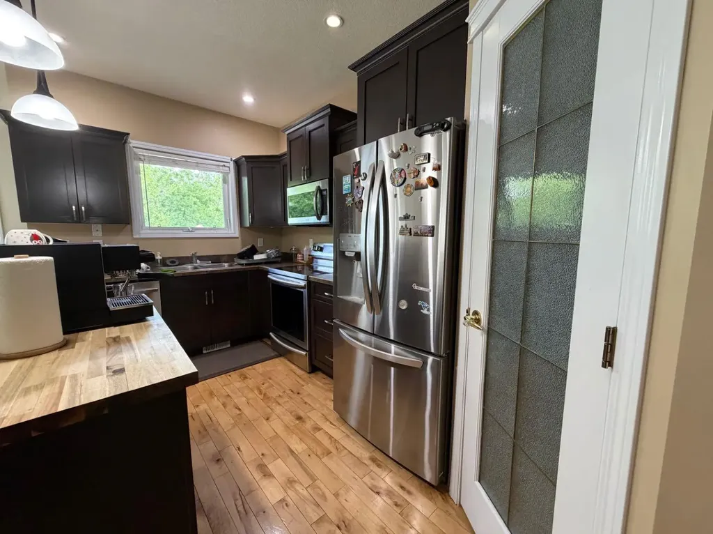 42 A Red Deer Avenue Drumheller AB T0J2E0