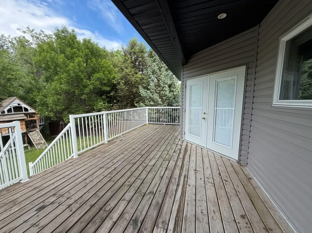 42 A Red Deer Avenue Drumheller AB T0J2E0