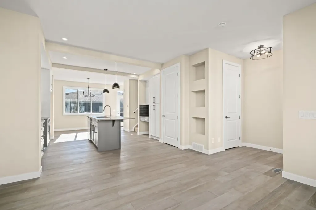 388 Sora Boulevard SE Calgary AB T3S 0M4