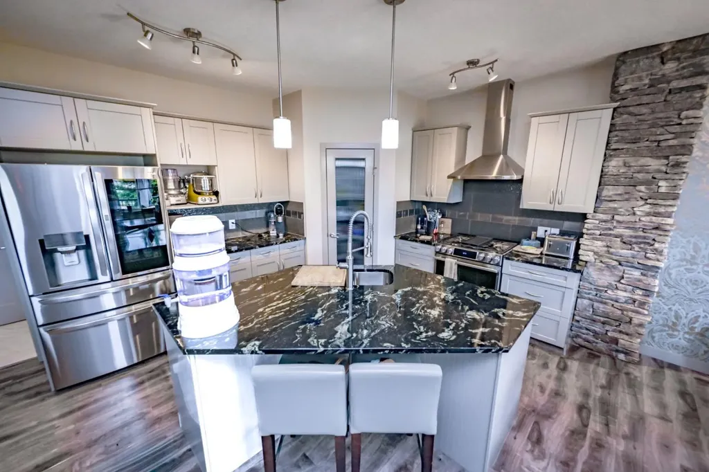 6902 115b Street Grande Prairie AB T8W 0J1