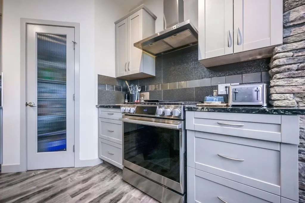 6902 115b Street Grande Prairie AB T8W 0J1