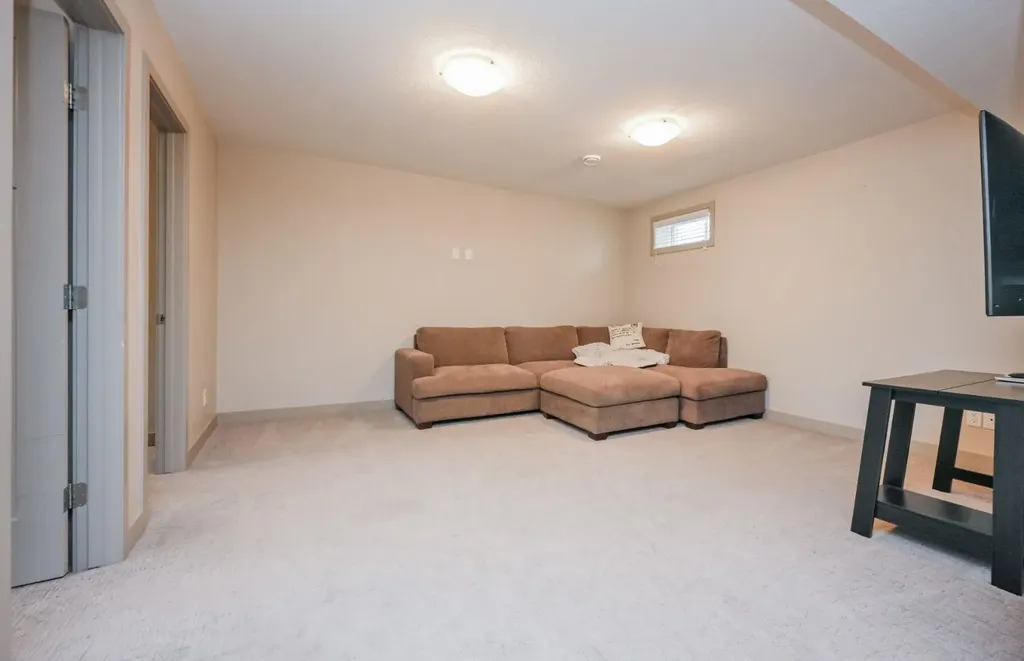 6902 115b Street Grande Prairie AB T8W 0J1