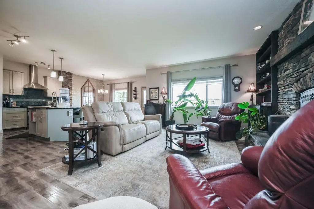 6902 115b Street Grande Prairie AB T8W 0J1