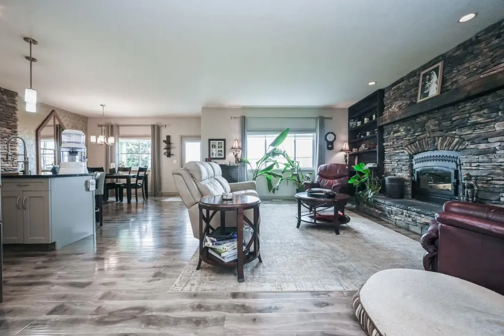 6902 115b Street Grande Prairie AB T8W 0J1