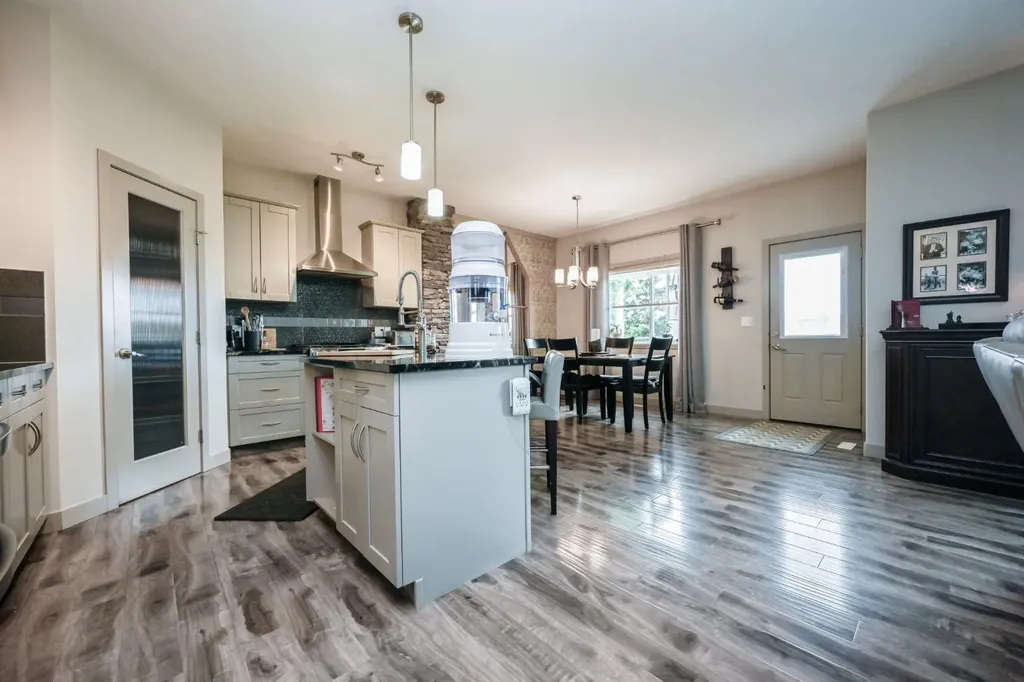 6902 115b Street Grande Prairie AB T8W 0J1