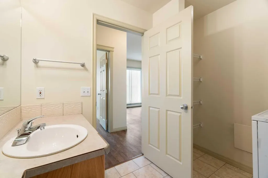 1507 Centre A Street NE Calgary AB T2E 2Z8