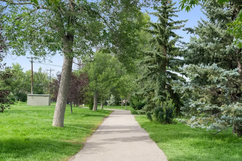 1507 Centre A Street NE Calgary AB T2E 2Z8