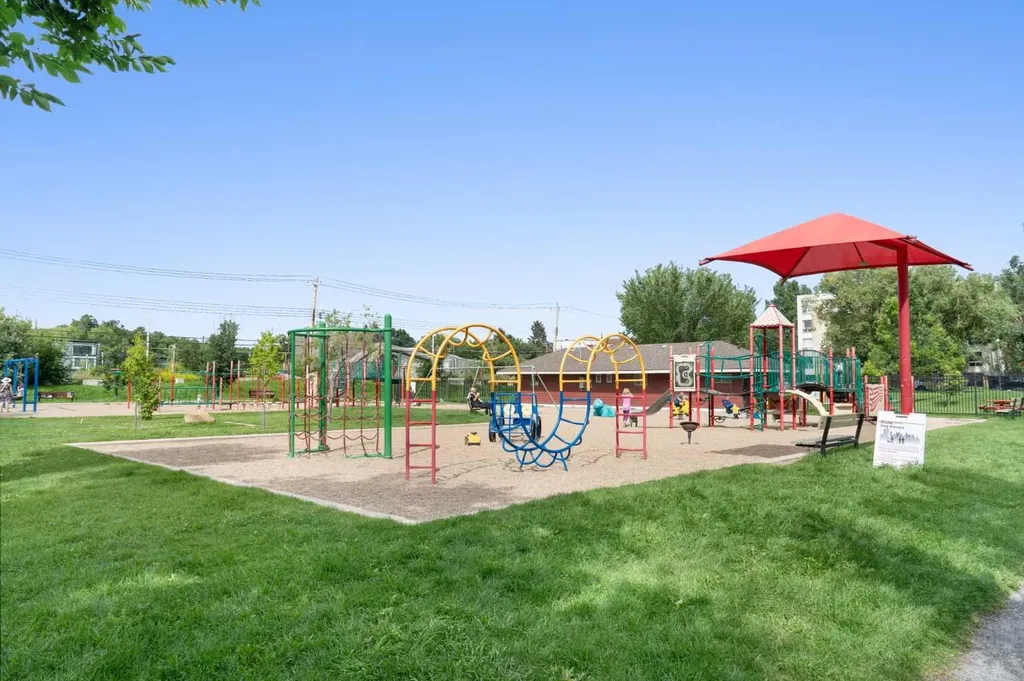 1507 Centre A Street NE Calgary AB T2E 2Z8