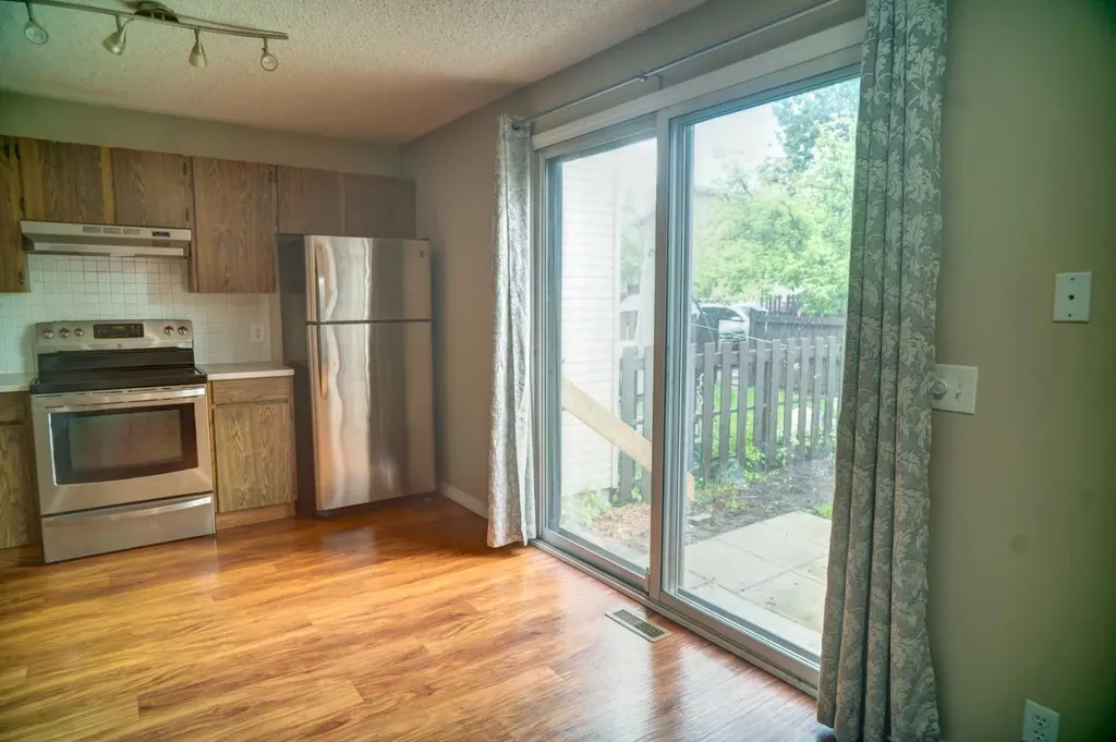 380 Bermuda Drive NW Calgary AB T3K 2B2