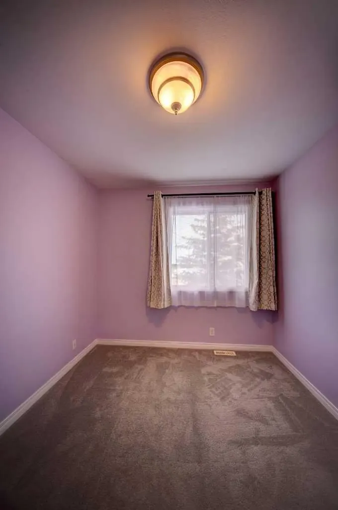 380 Bermuda Drive NW Calgary AB T3K 2B2