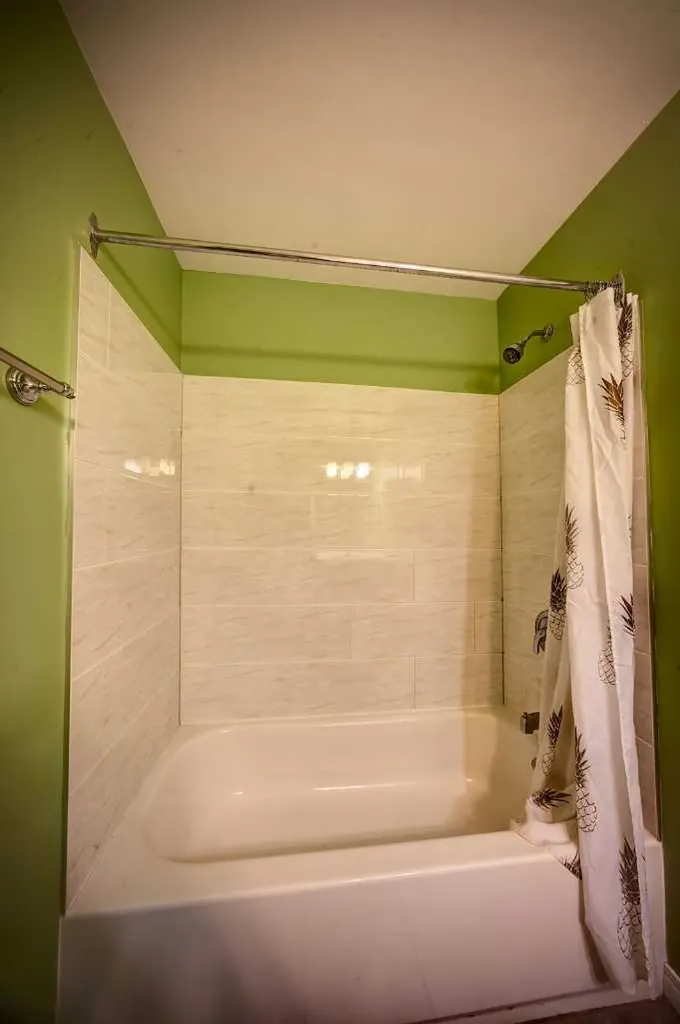 380 Bermuda Drive NW Calgary AB T3K 2B2