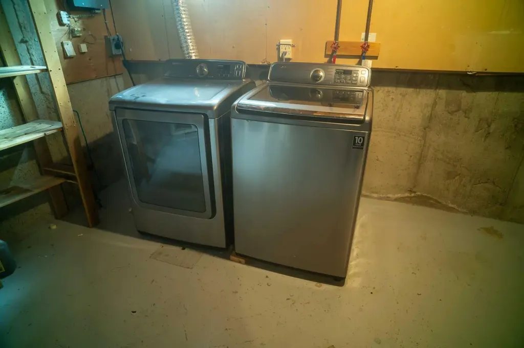 380 Bermuda Drive NW Calgary AB T3K 2B2