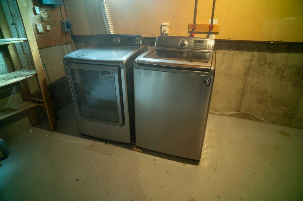 380 Bermuda Drive NW Calgary AB T3K 2B2