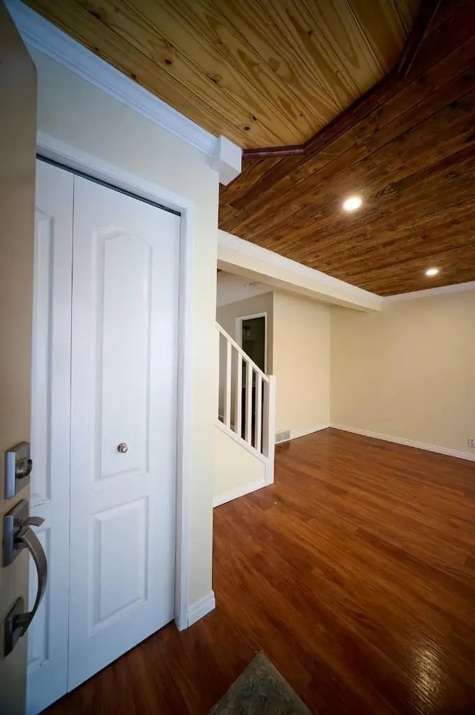 380 Bermuda Drive NW Calgary AB T3K 2B2