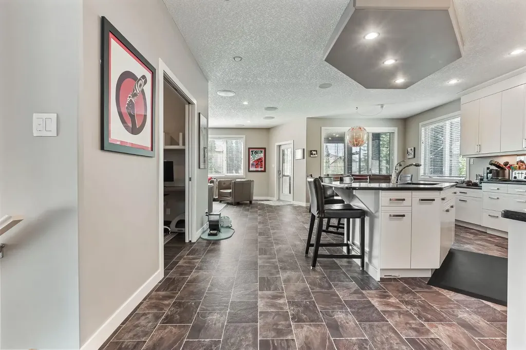 230 Couleesprings Grove S Lethbridge AB T1K 5P1