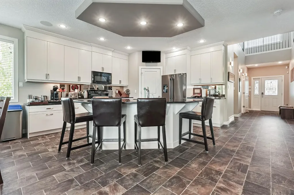 230 Couleesprings Grove S Lethbridge AB T1K 5P1