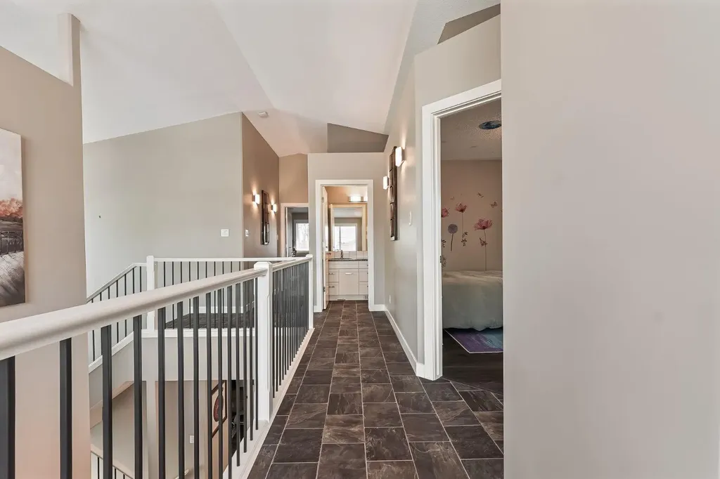 230 Couleesprings Grove S Lethbridge AB T1K 5P1