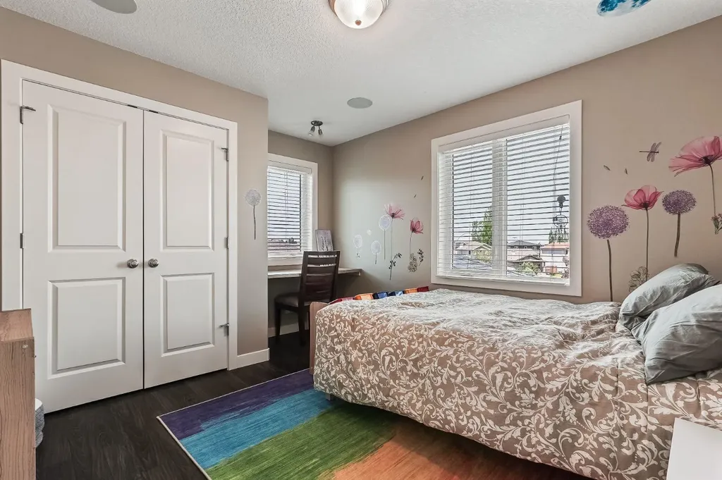 230 Couleesprings Grove S Lethbridge AB T1K 5P1