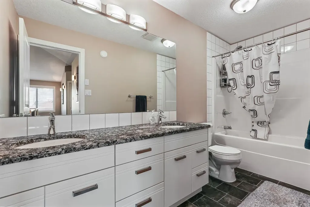 230 Couleesprings Grove S Lethbridge AB T1K 5P1