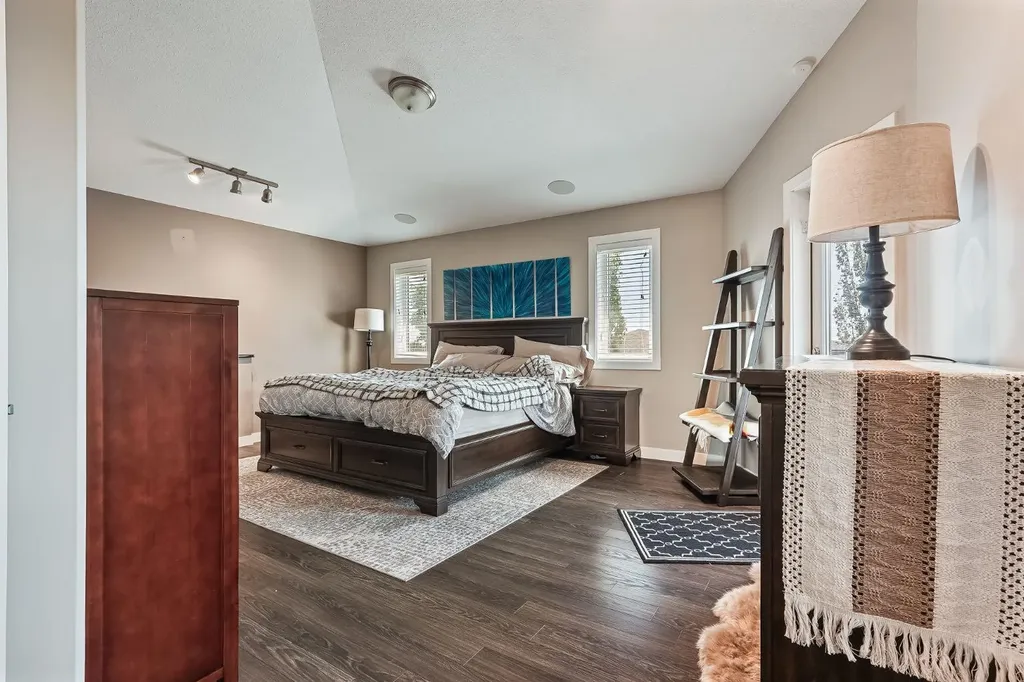 230 Couleesprings Grove S Lethbridge AB T1K 5P1