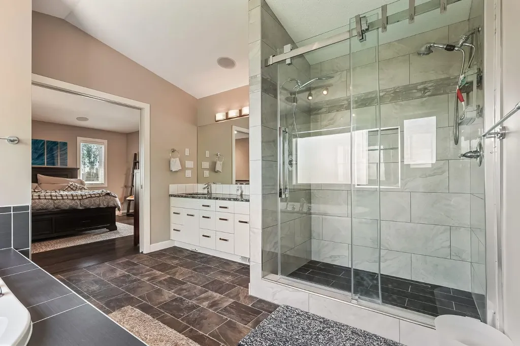 230 Couleesprings Grove S Lethbridge AB T1K 5P1