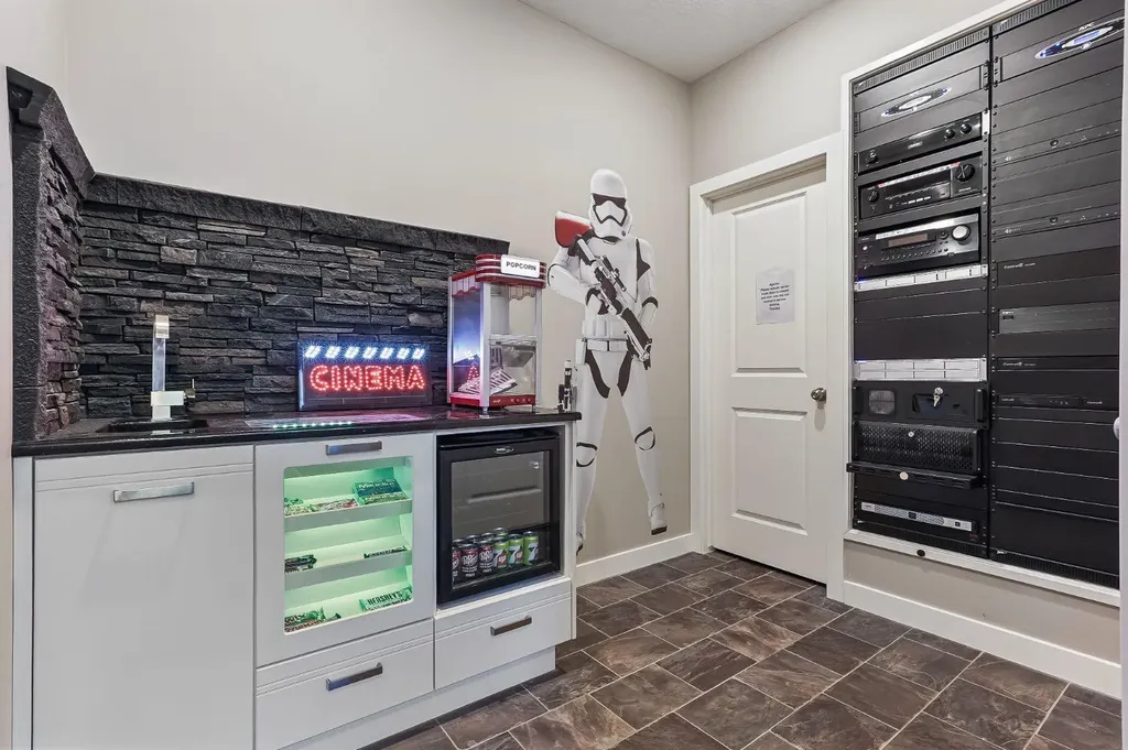 230 Couleesprings Grove S Lethbridge AB T1K 5P1