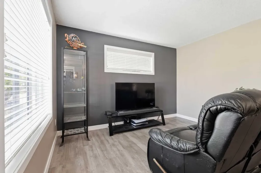 2781 Chinook Winds Drive SW Airdrie AB T4B 3S5