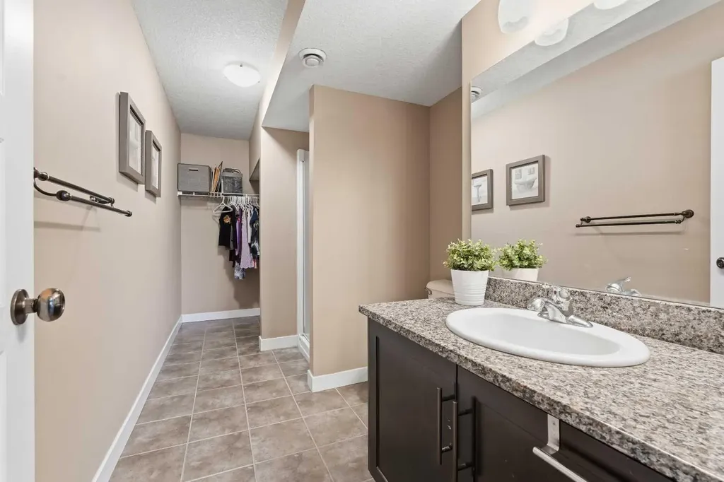 2781 Chinook Winds Drive SW Airdrie AB T4B 3S5