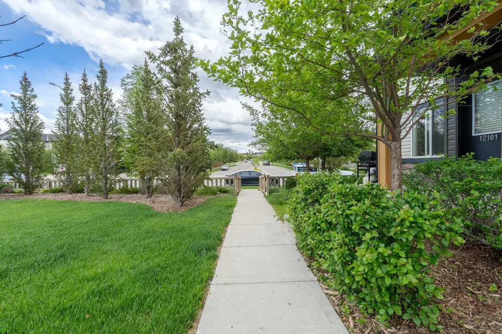 2781 Chinook Winds Drive SW Airdrie AB T4B 3S5