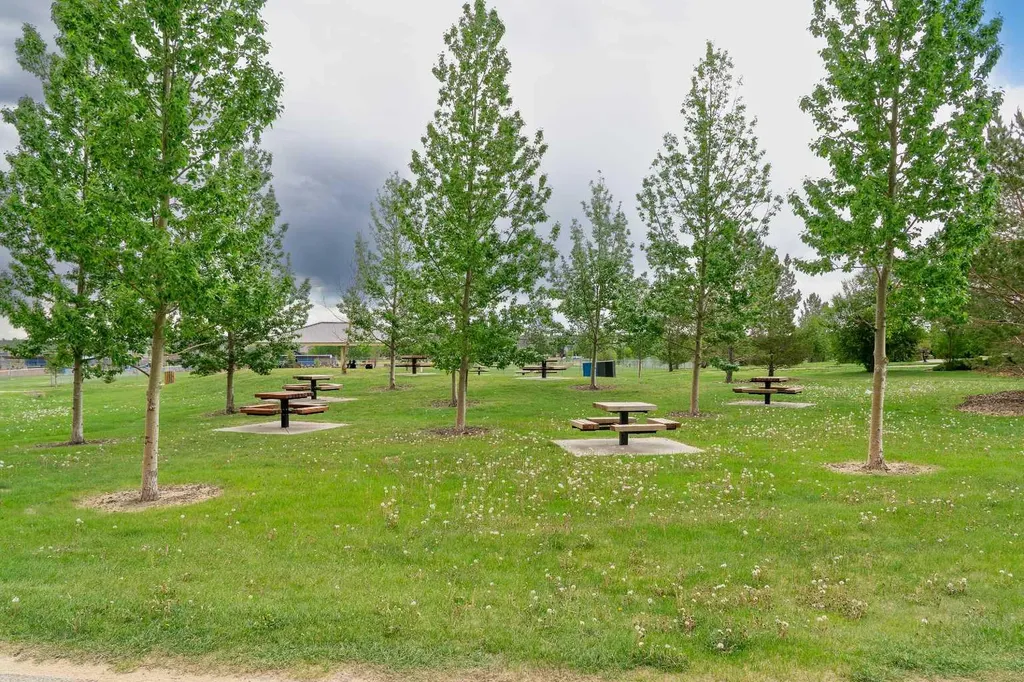 2781 Chinook Winds Drive SW Airdrie AB T4B 3S5
