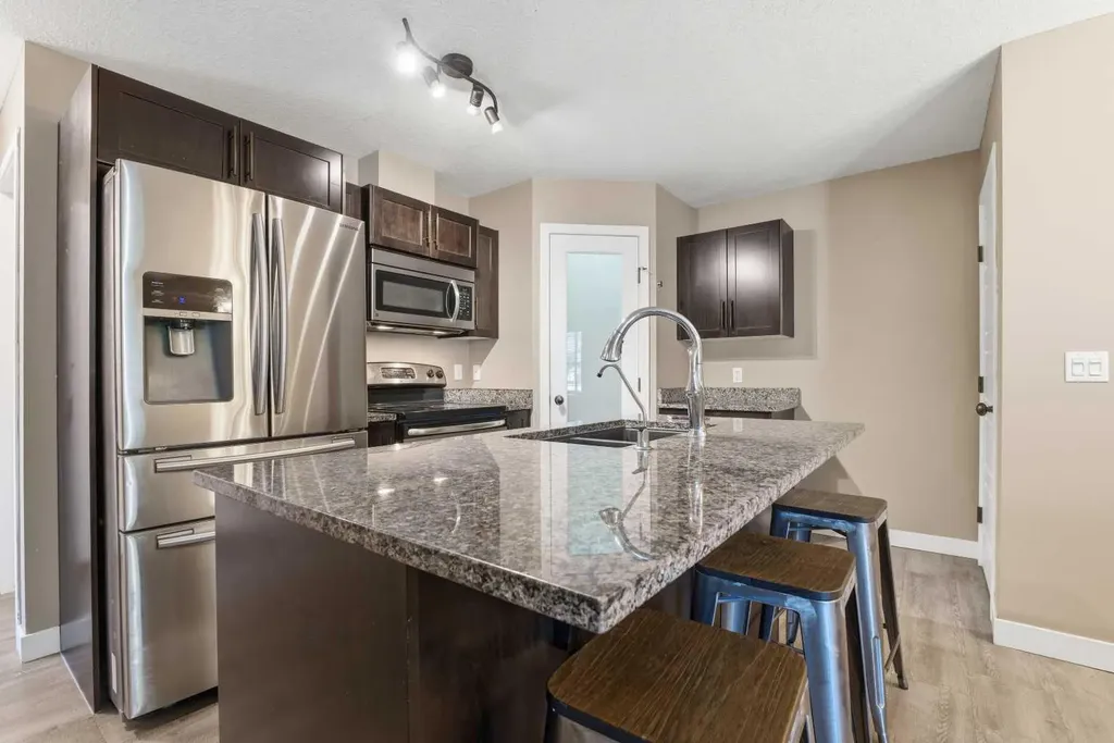 2781 Chinook Winds Drive SW Airdrie AB T4B 3S5