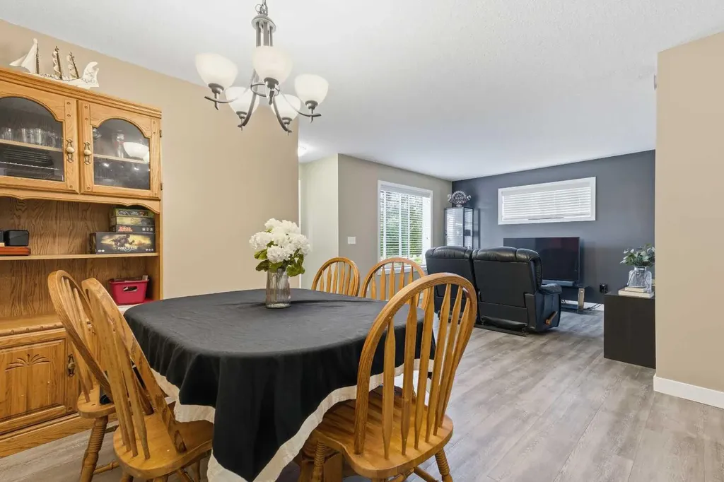 2781 Chinook Winds Drive SW Airdrie AB T4B 3S5