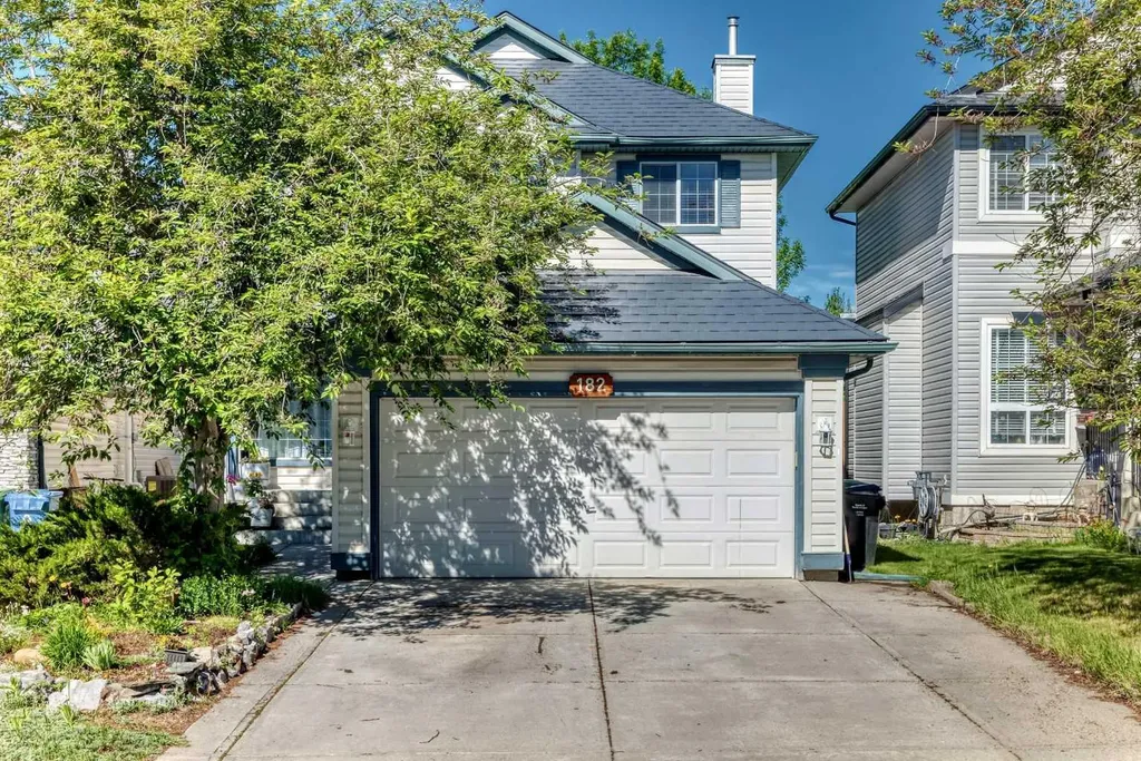 182 Somerglen Road SW Calgary AB T2Y 3V4