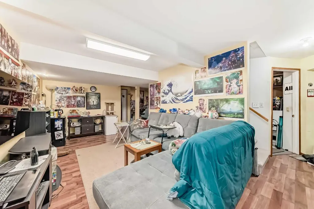 182 Somerglen Road SW Calgary AB T2Y 3V4