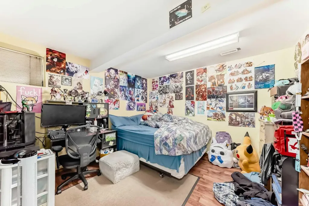 182 Somerglen Road SW Calgary AB T2Y 3V4