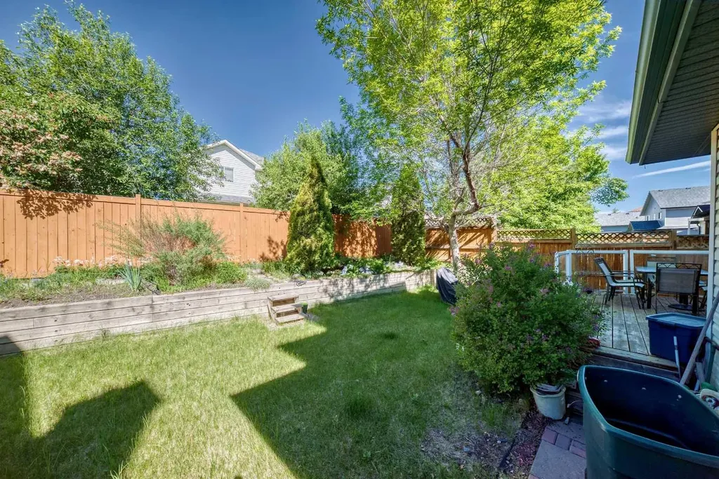182 Somerglen Road SW Calgary AB T2Y 3V4