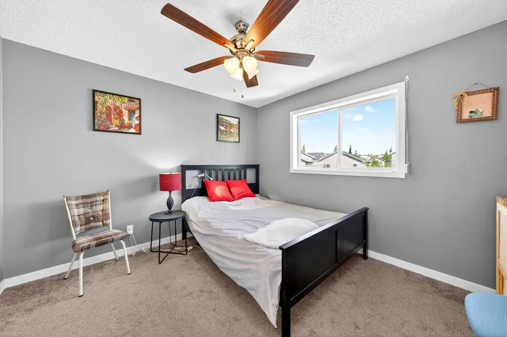 391 Country Hills Place NW Calgary AB T3K 4W6