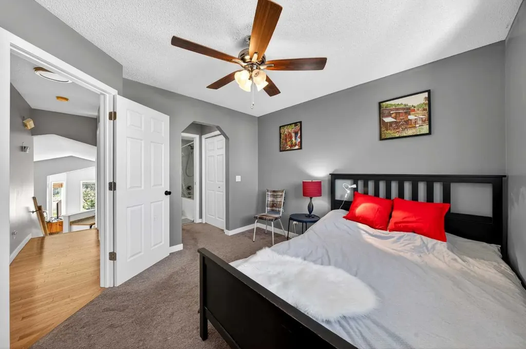 391 Country Hills Place NW Calgary AB T3K 4W6