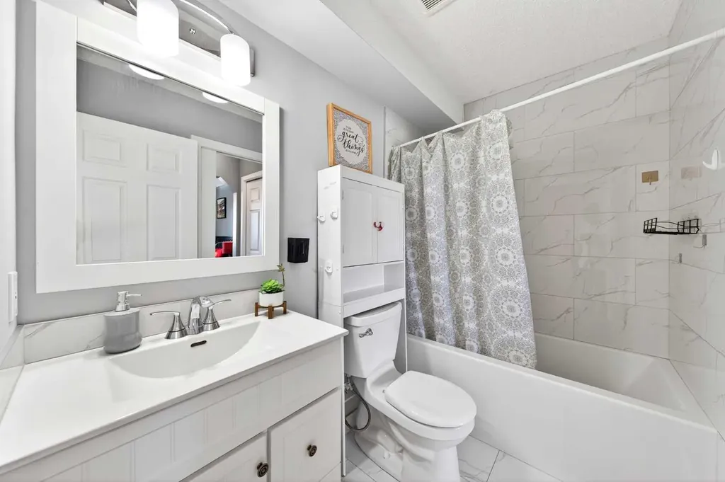 391 Country Hills Place NW Calgary AB T3K 4W6