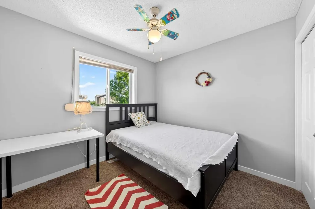 391 Country Hills Place NW Calgary AB T3K 4W6