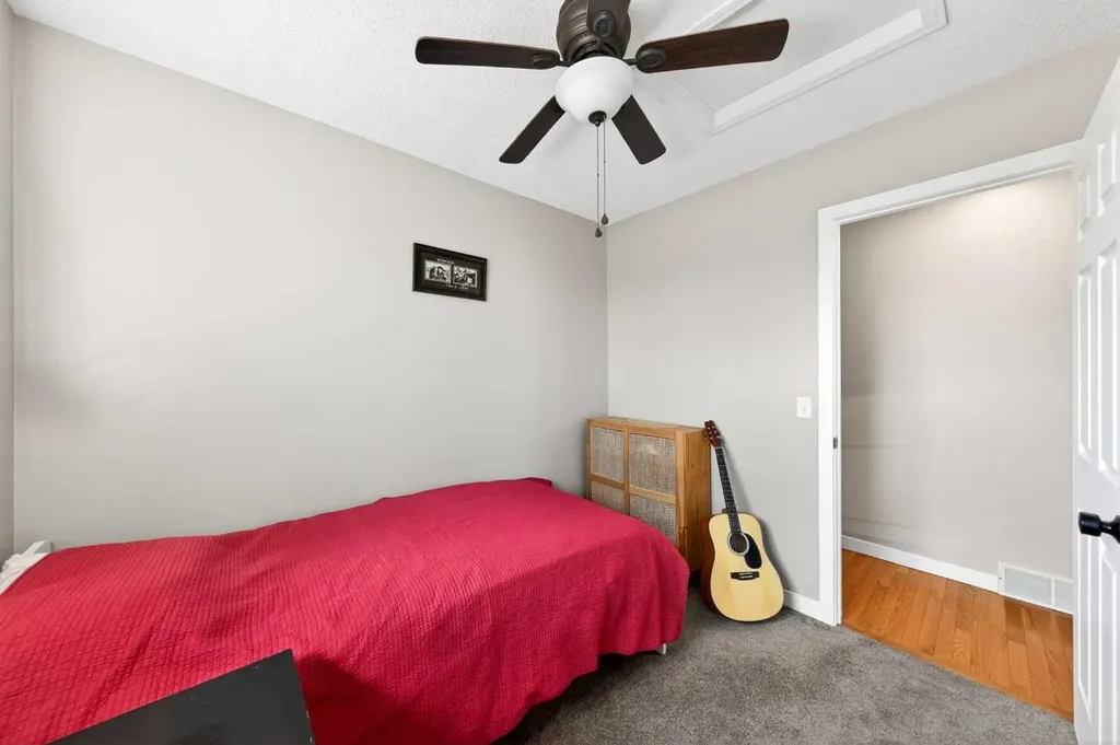 391 Country Hills Place NW Calgary AB T3K 4W6