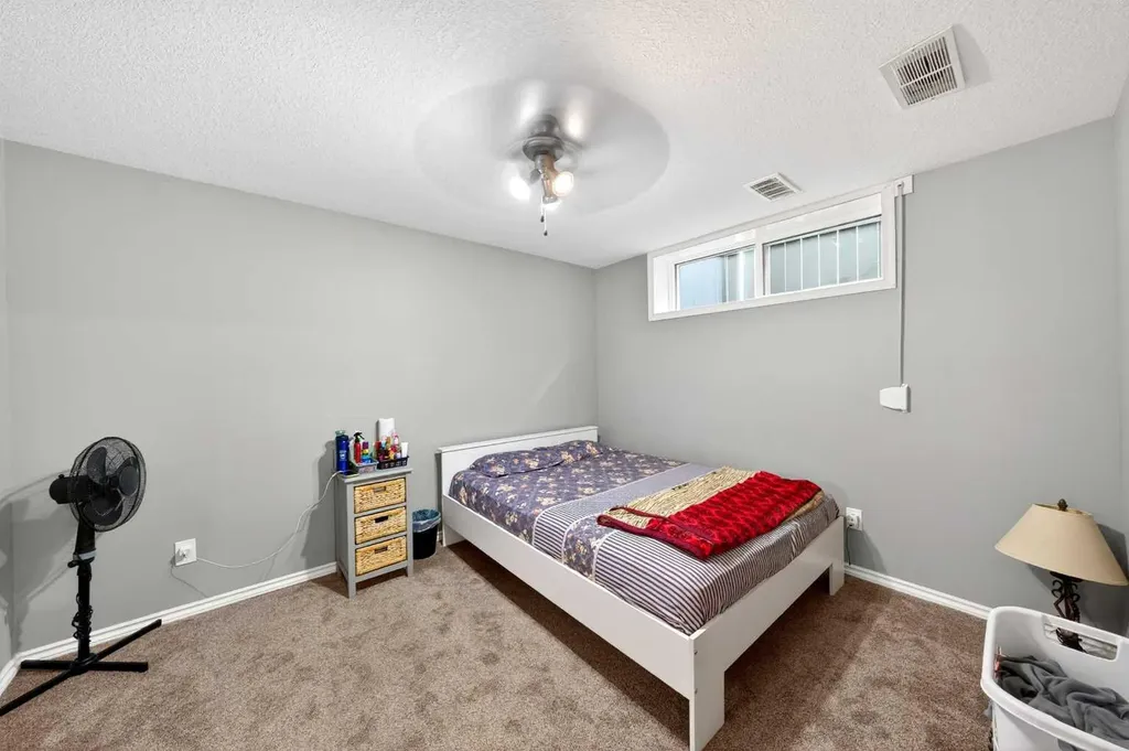 391 Country Hills Place NW Calgary AB T3K 4W6